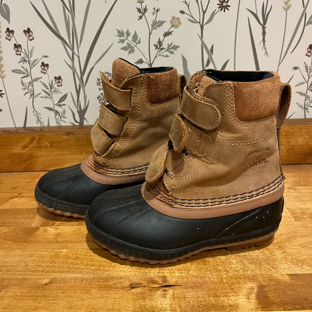 Sorel Kids' Brown and Black duck Boots